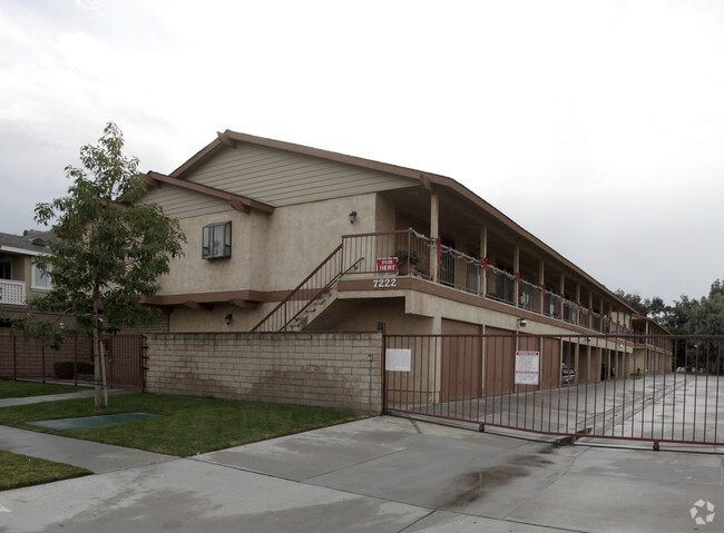 Primary Photo - 7222 Melrose St Rental