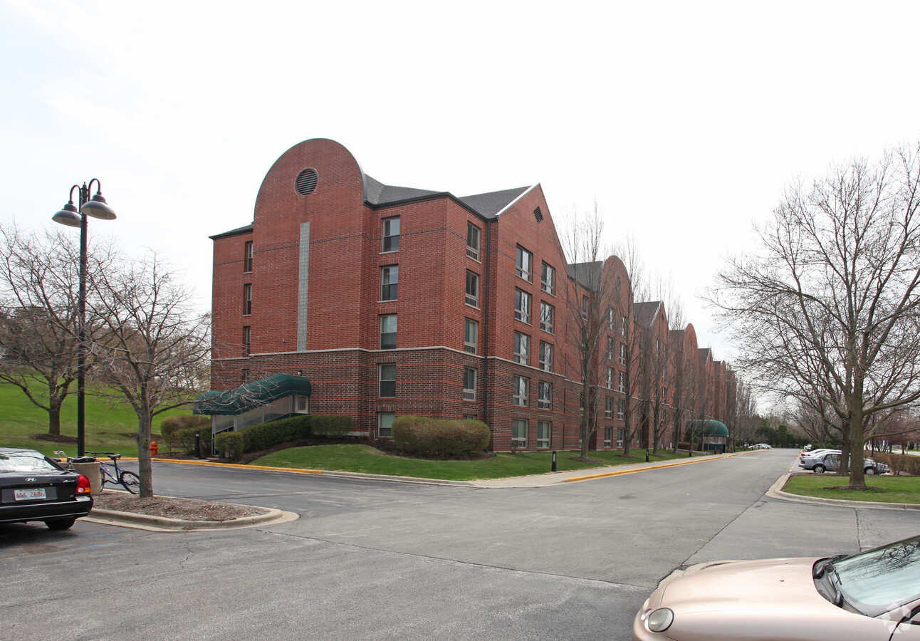 Photo - Charles Court Apartments