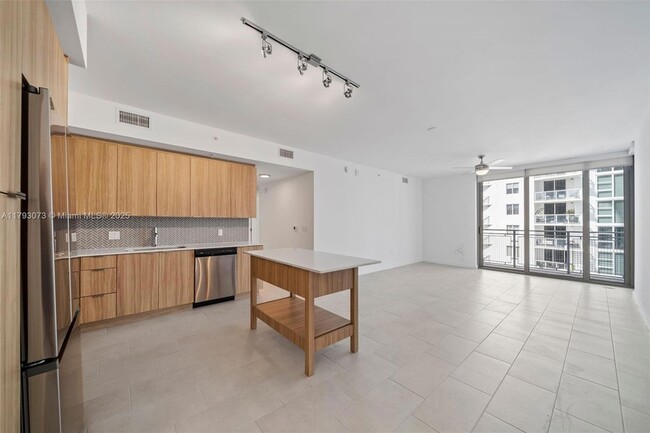 Photo - 2150 N Bayshore Dr Unit 0609 Condo