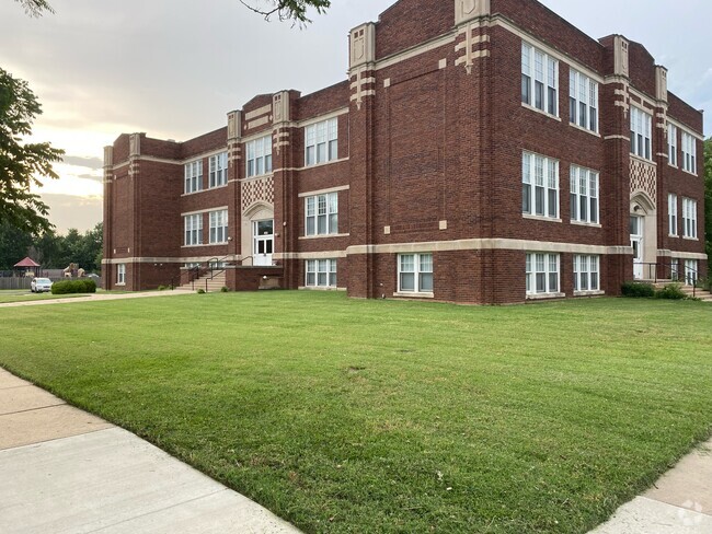 Building Photo - Lincoln Park Rental