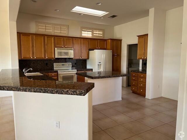 Building Photo - 78513 Sunrise Mountain View Rental