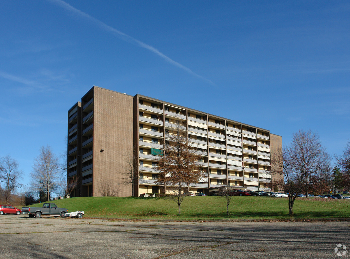 Lower Burrell Manor - Lower Burrell Manor Apartments