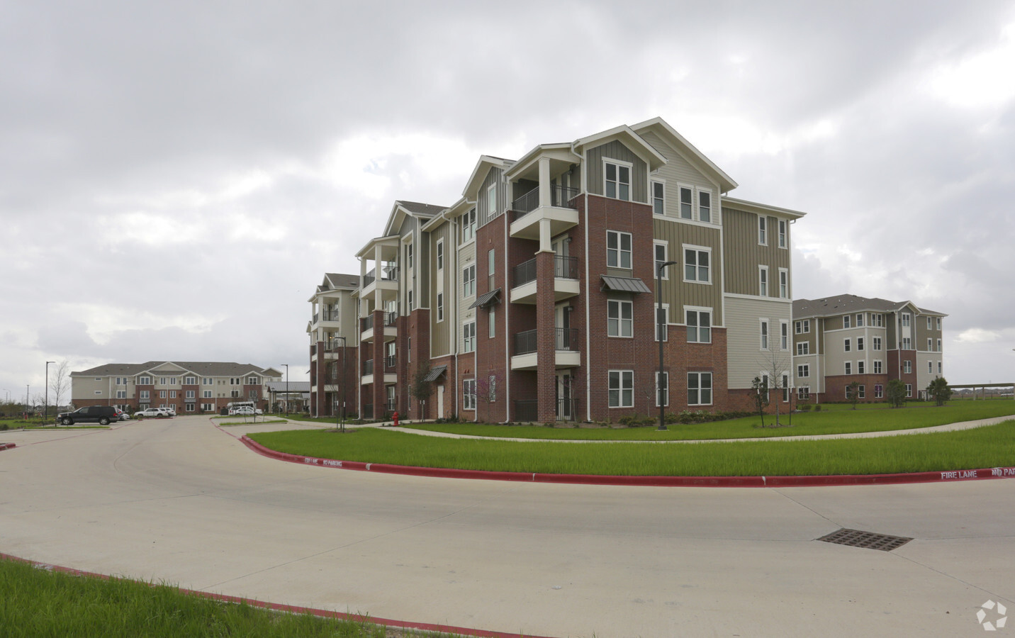 The Delaney at Parkway Lakes - The Delaney at Parkway Lakes Apartments