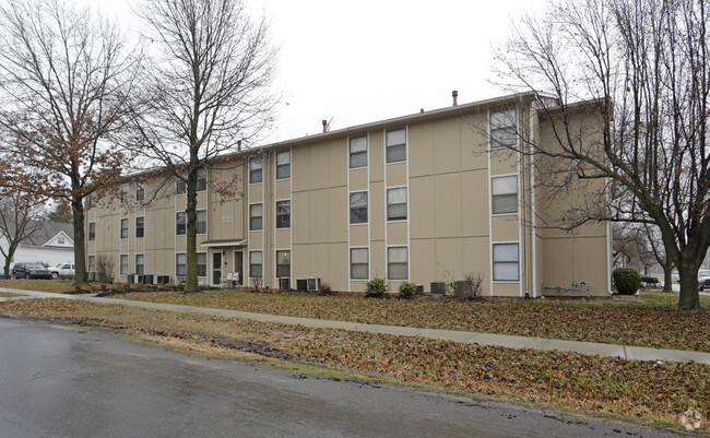 Photo - Walnut Plaza Apartments