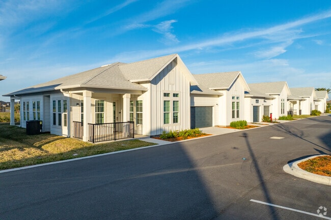 Building Photo - RISE Viera