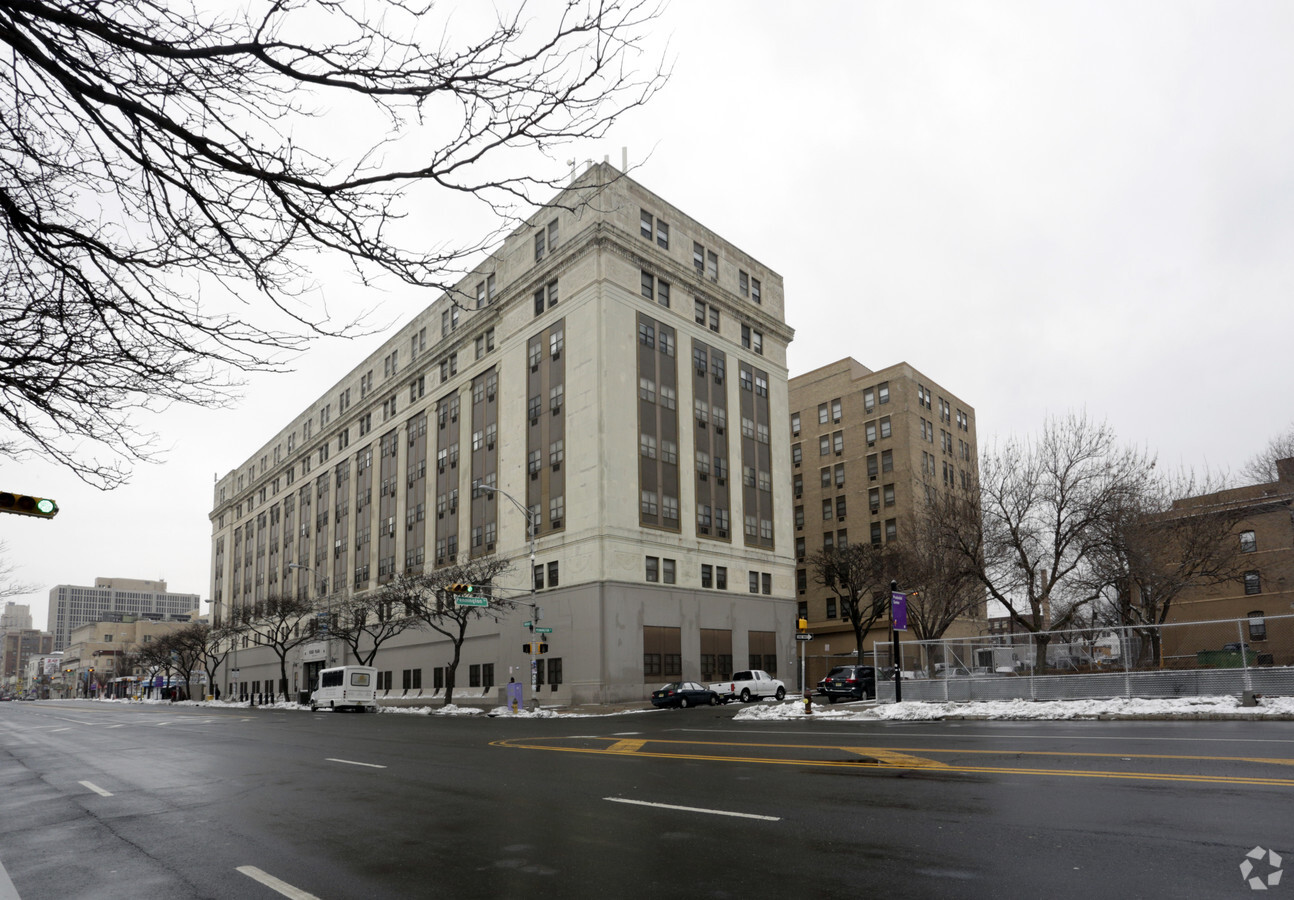 Photo - Essex Plaza I Apartments