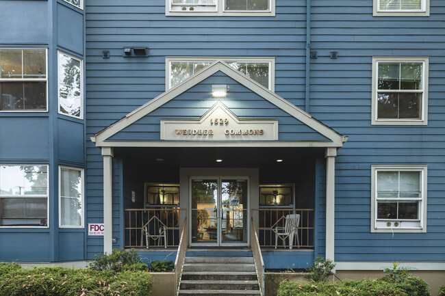 Weidler Commons - Entrance - Weidler Commons Apartments