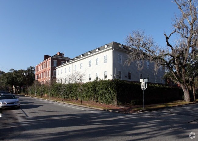 Building Photo - Sisters Court Rental
