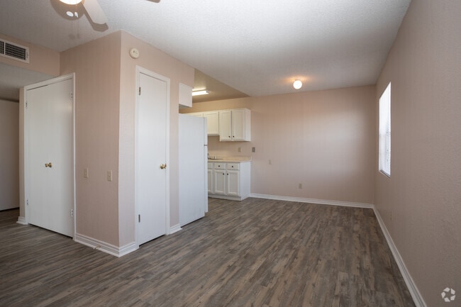 Interior Photo - Western Crosby Apartments