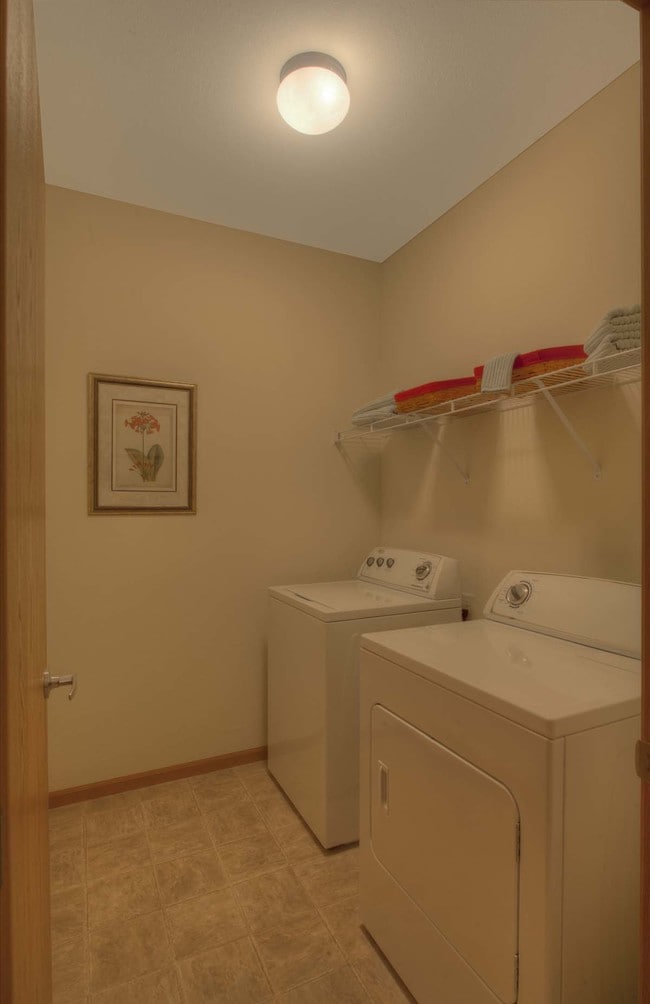 Market Village Senior Residence 55+ Apartments Elko New Market