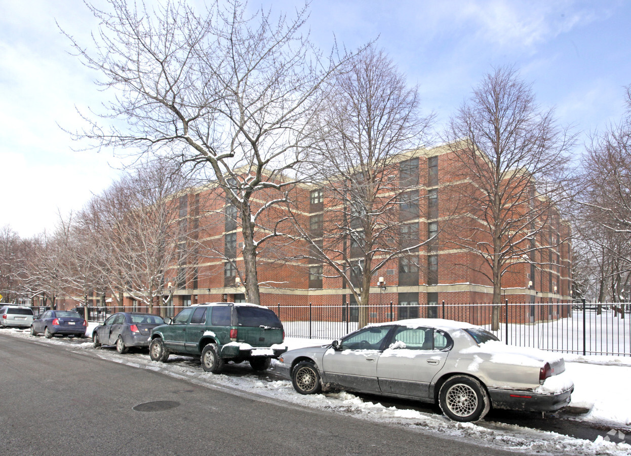 Photo - Daniel Hudson Burnham Apartments