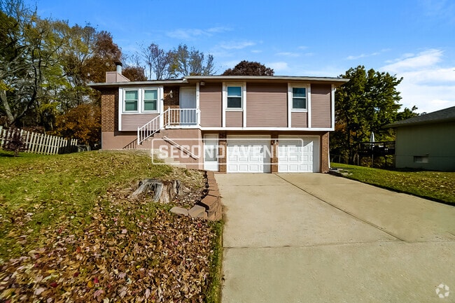 Building Photo - 701 SE Redwood Ln Rental