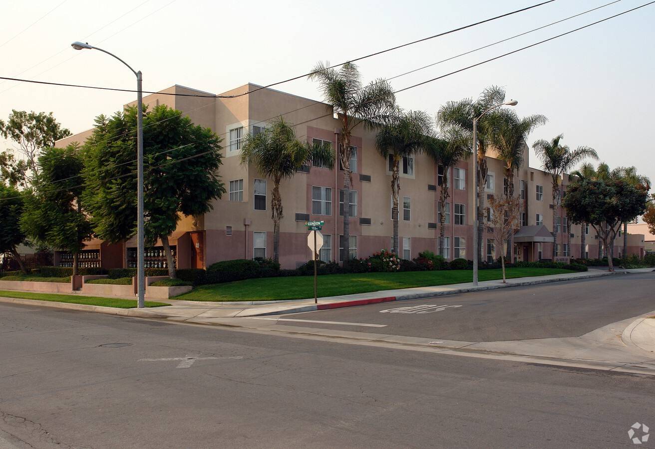 4716 South Bay Cooperative - 4716 South Bay Cooperative Apartments