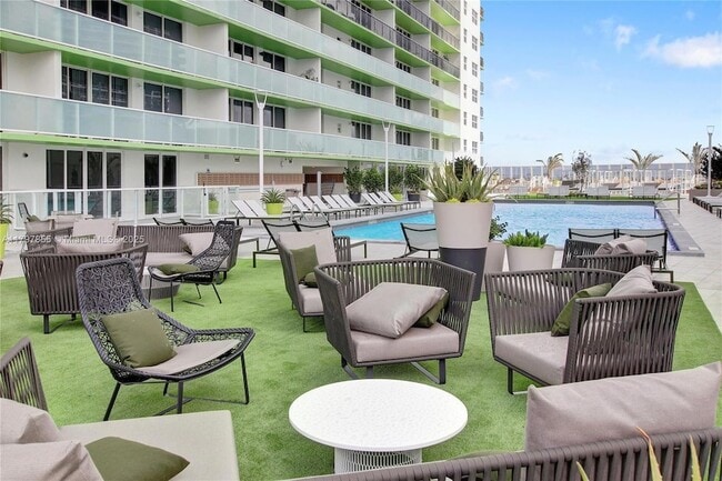 Photo - 1756 N Bayshore Dr Unit 37J Condo