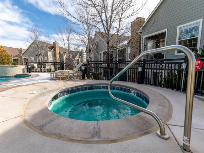 Photo - Marquis Castle Pines Apartments