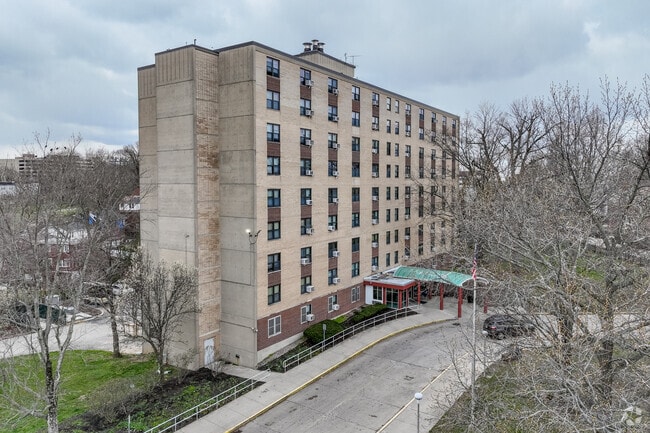 Building Photo - Maple Tower