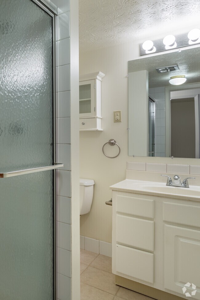 Churchill Towers Apartments Parma Heights, Ohio 0 unit available