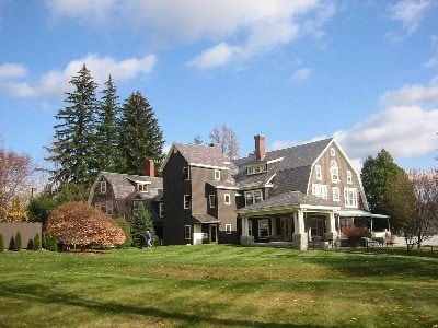 Primary Photo - Linden Terrace Rental