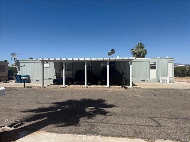 Building Photo - 670 Channel Way