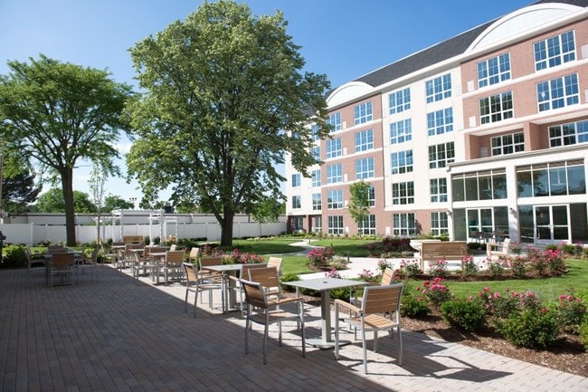 Grand At Twin Lakes - Modern Senior Living - Grand At Twin Lakes - Modern Senior Living Apartments