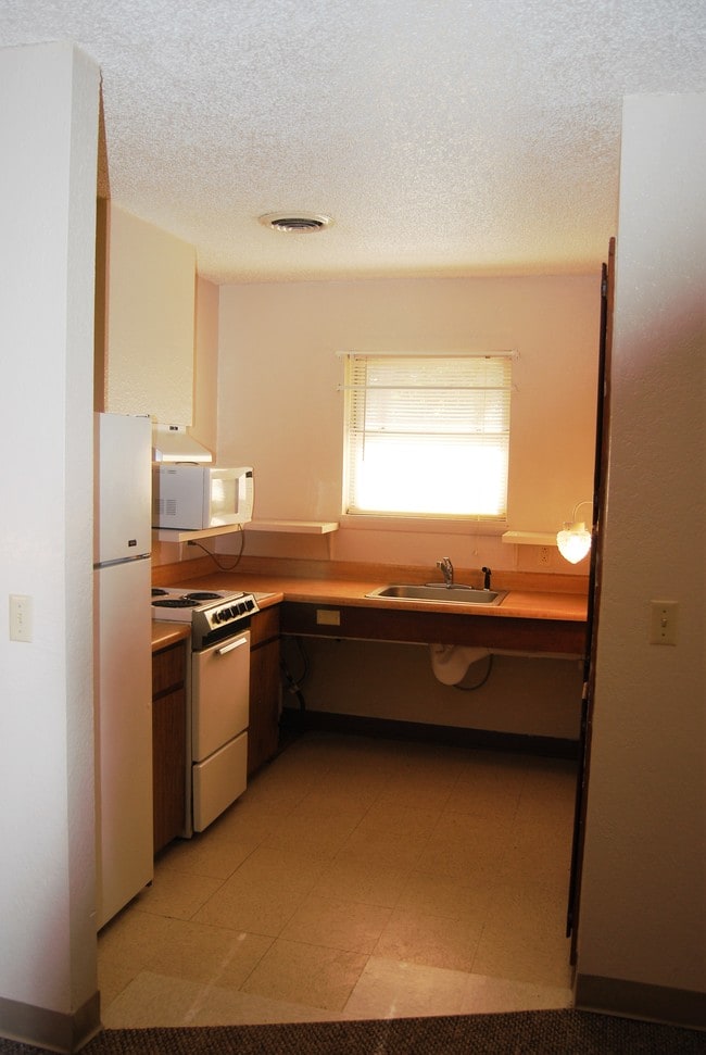 Building Photo - Pam Apartments