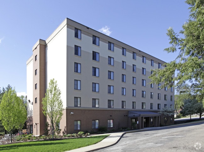 Primary Photo - Marian Plaza Rental