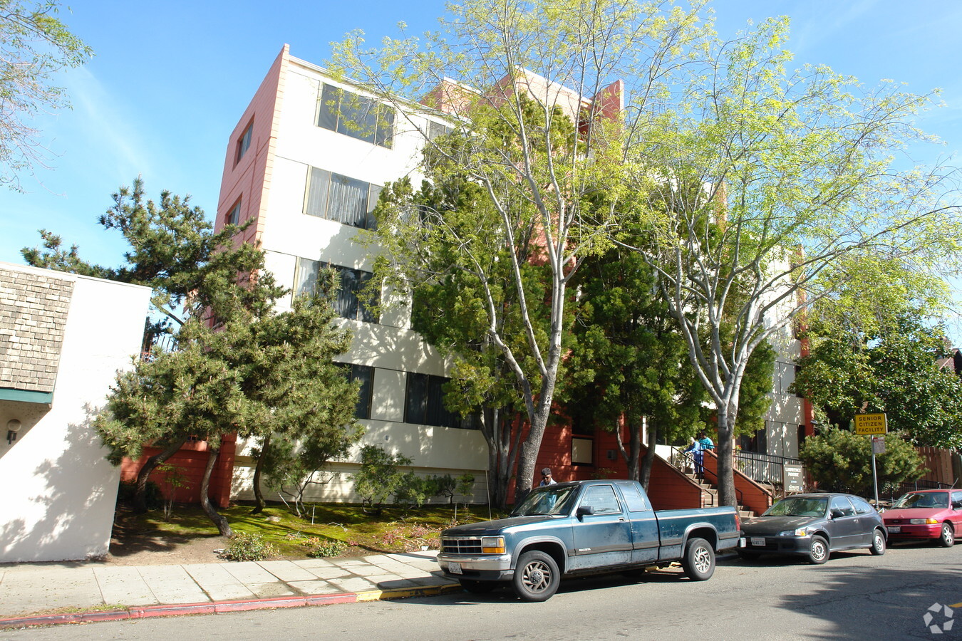 Lawrence Moore Manor - Lawrence Moore Manor Apartments