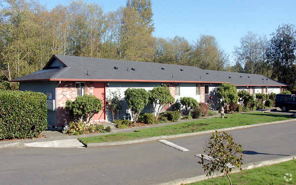 Woodlake Manor I & II - Woodlake Manor I & II Apartments