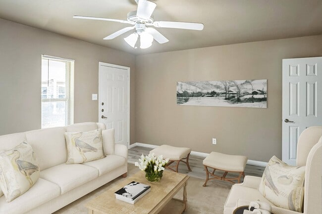 Building Photo - Summit at Pine Lake