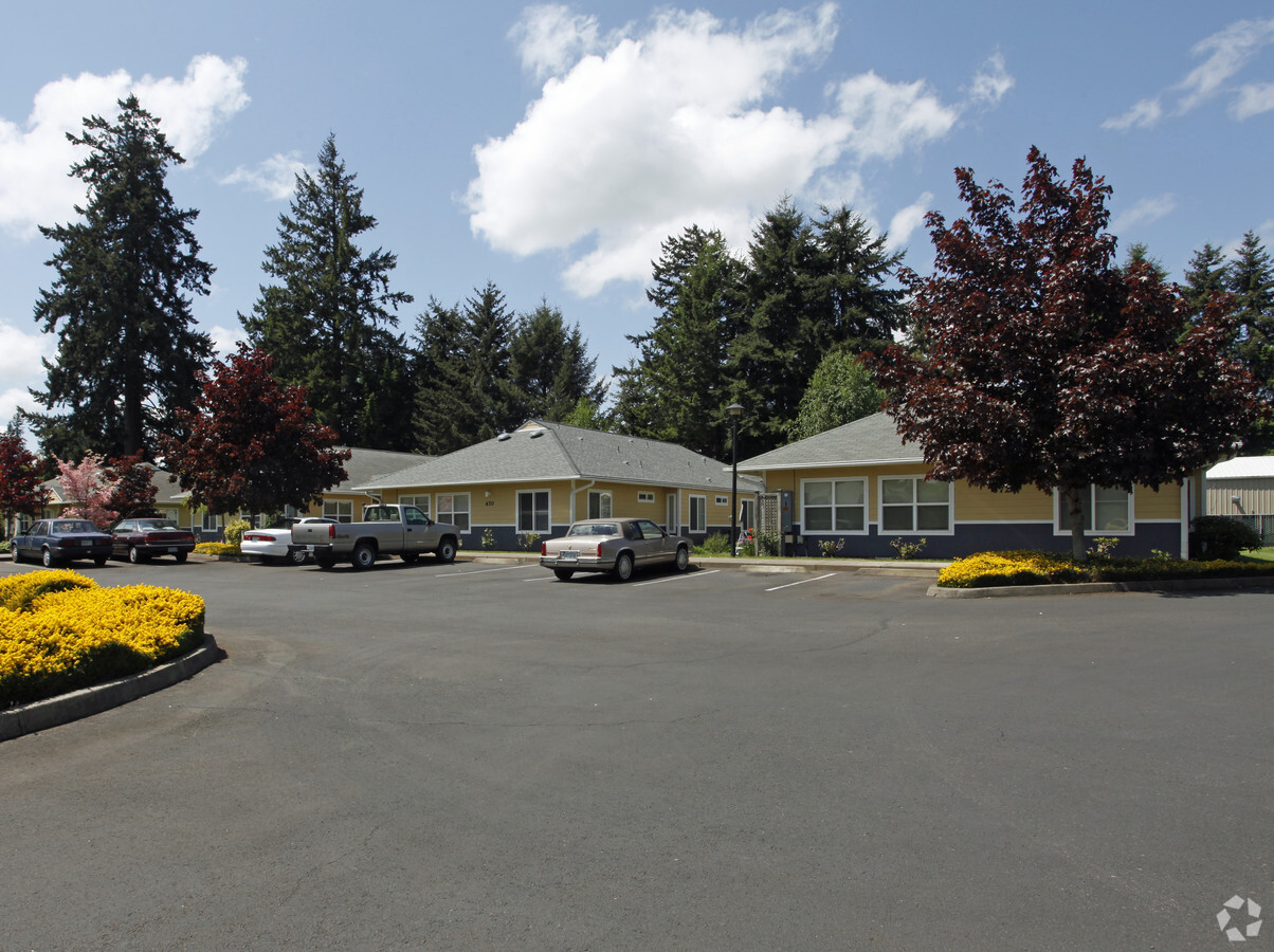 Photo - Stayton Elder Manor Apartments