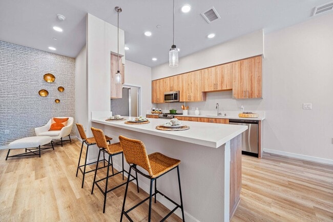 Building Photo - Province Rental