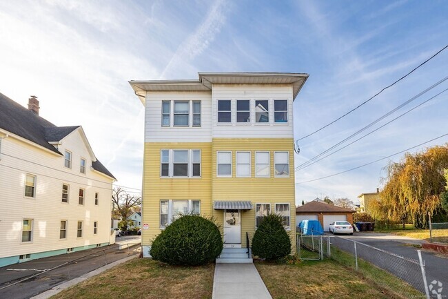 Building Photo - 114 Cleveland St Rental