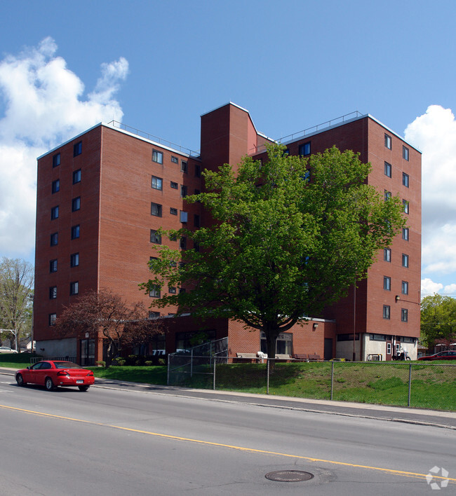 Building Photo - Skyline Apartments