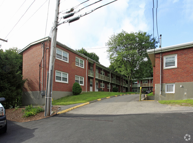 Primary Photo - 1-32 Fairfield Ct Rental