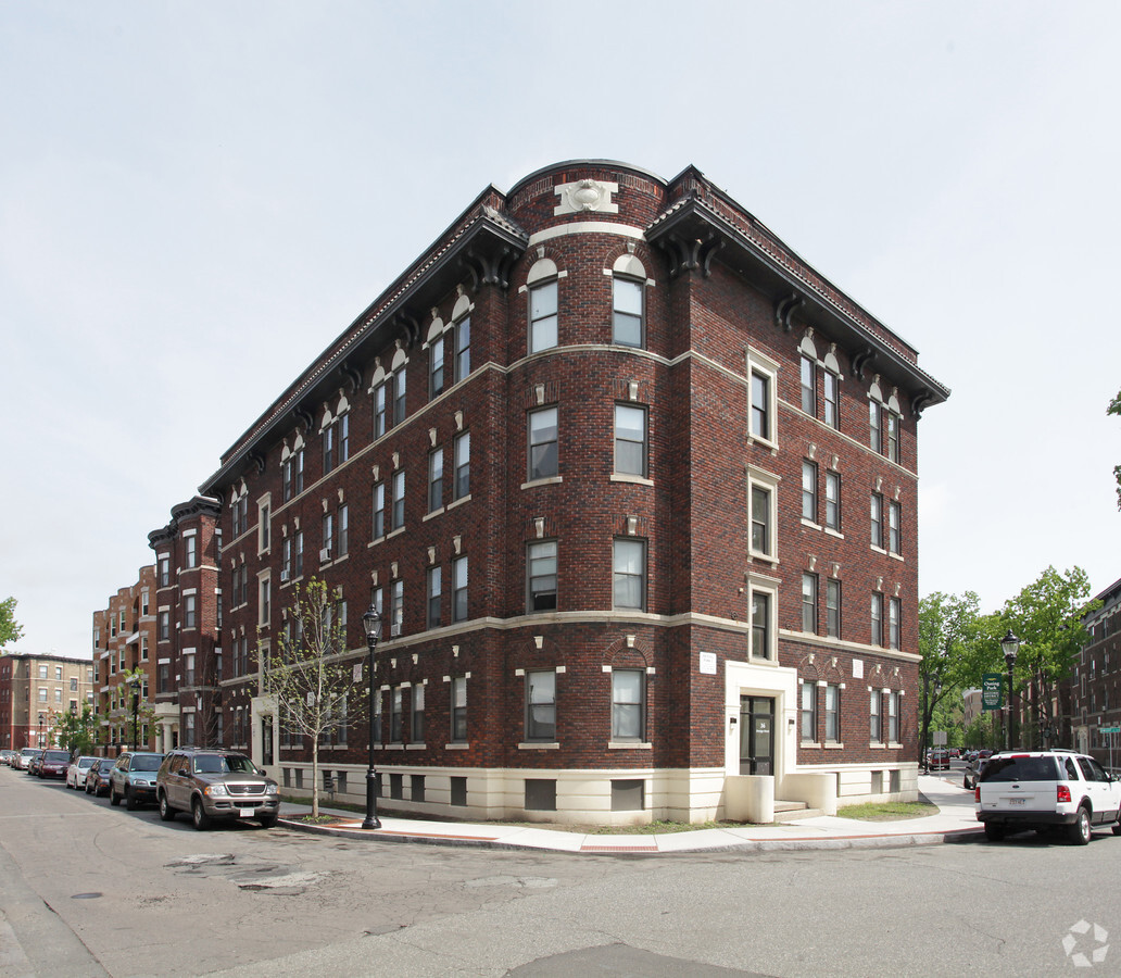 Photo - Outing Park I Apartments