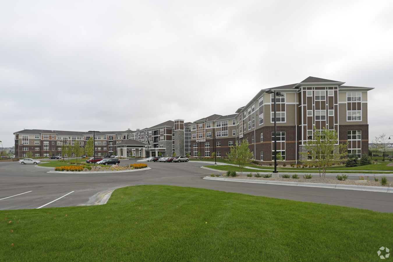 Silver Creek on Main - Silver Creek on Main Apartments