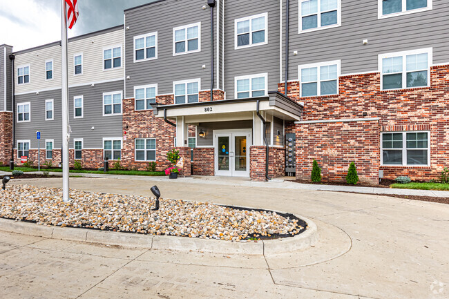 Halls of Brookfield - 55+ Years Apartments - Brookfield, Missouri - 5 ...