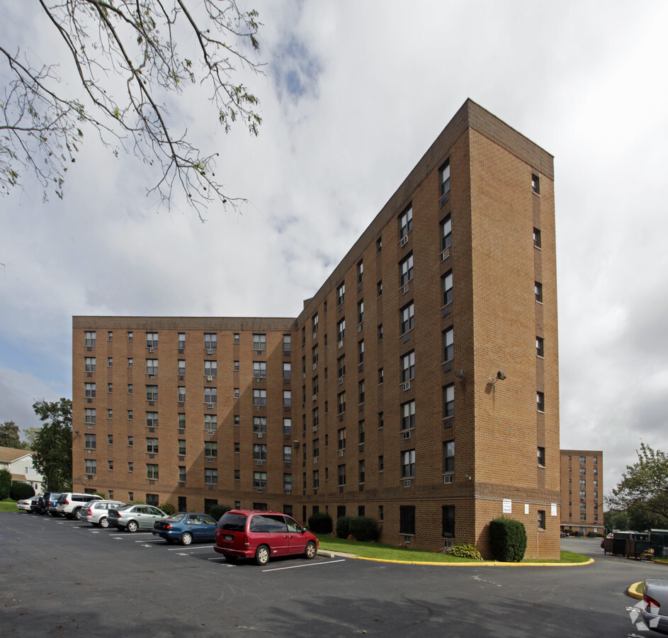 Photo - Greenwich Gardens Apartments