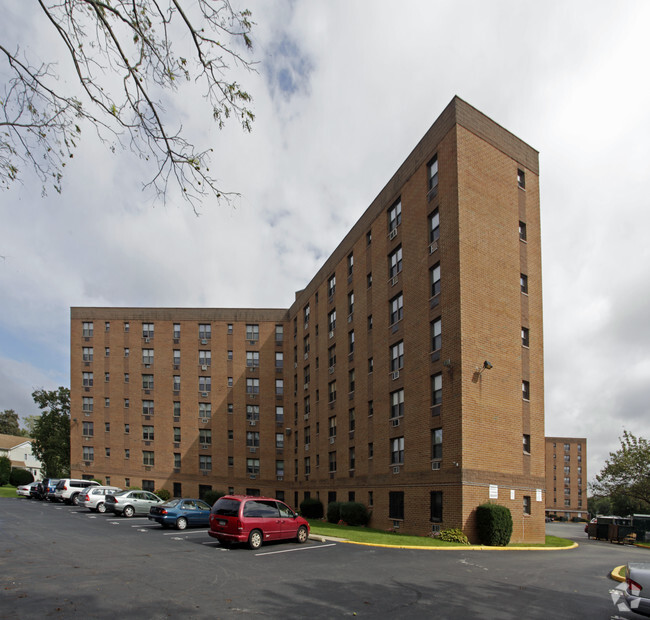 Primary Photo - Greenwich Gardens Rental