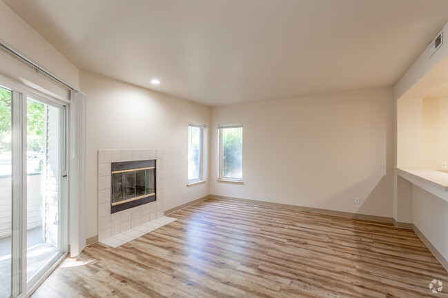 Interior Photo - Richland Court Apartments