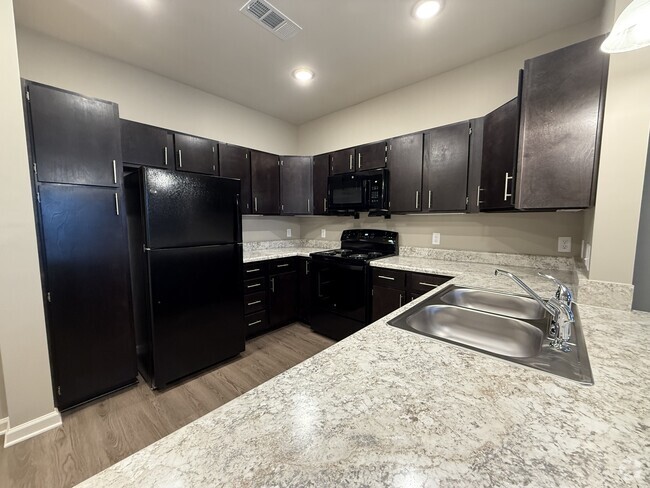 Building Photo - Kelleytown Senior Rental