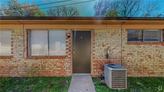 Building Photo - 206 Lynn Dr Rental