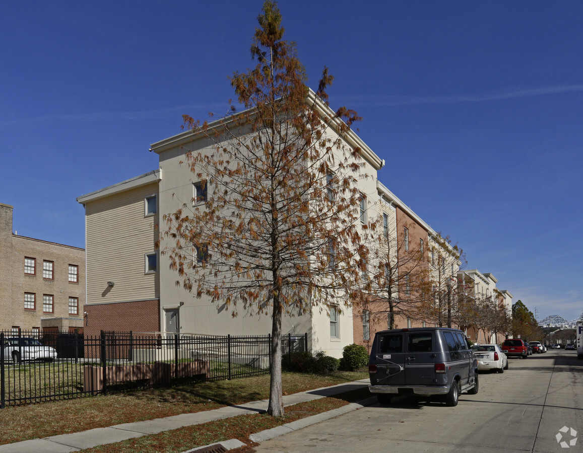 River Garden Elderly - River Garden Elderly Apartments