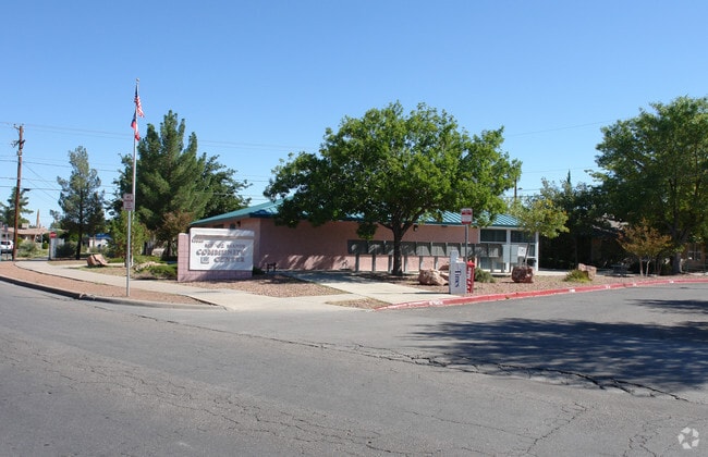 Building Photo - Munoz Manor Apartments