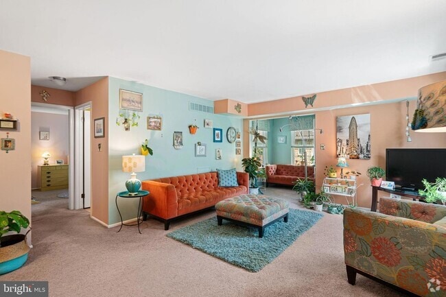Building Photo - 4300 Dearborn Cir Rental