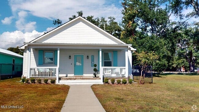 Building Photo - 1215 Ocean View Dr Rental