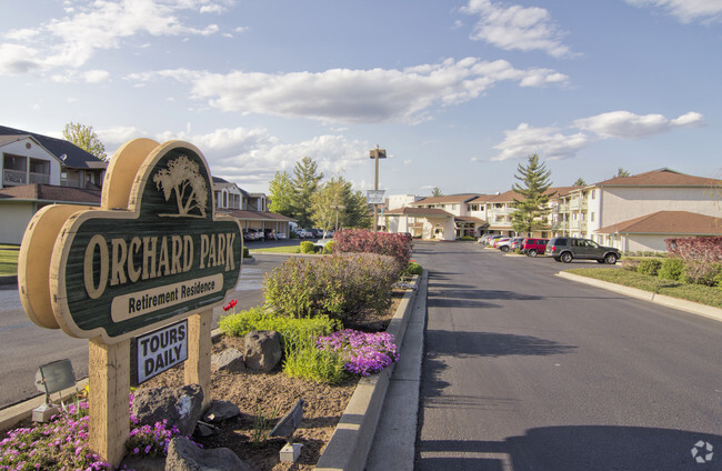 Holiday Orchard Park - Holiday Orchard Park Apartments