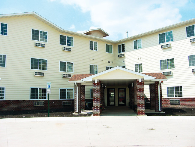 Entrance - Fieldstone Village Senior Apartments-55+