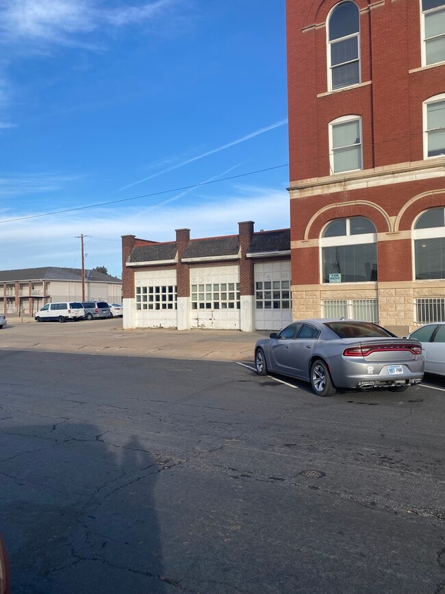 Building Photo - Sentney Lofts