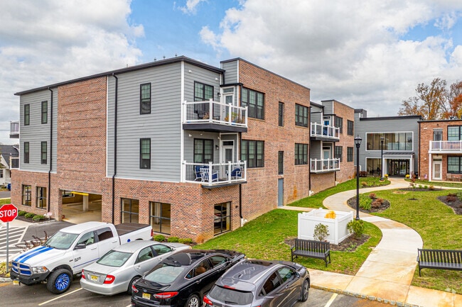 Building Photo - Reserve at Grace